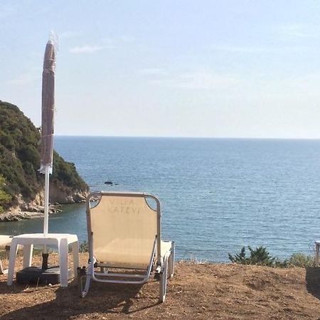 לריסוס Katevi Luxury Seafront Villa מראה חיצוני תמונה