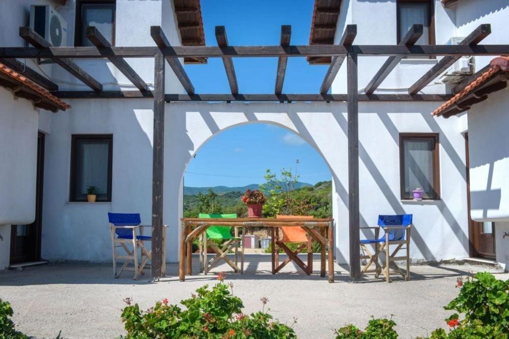 לריסוס Katevi Luxury Seafront Villa מראה חיצוני תמונה