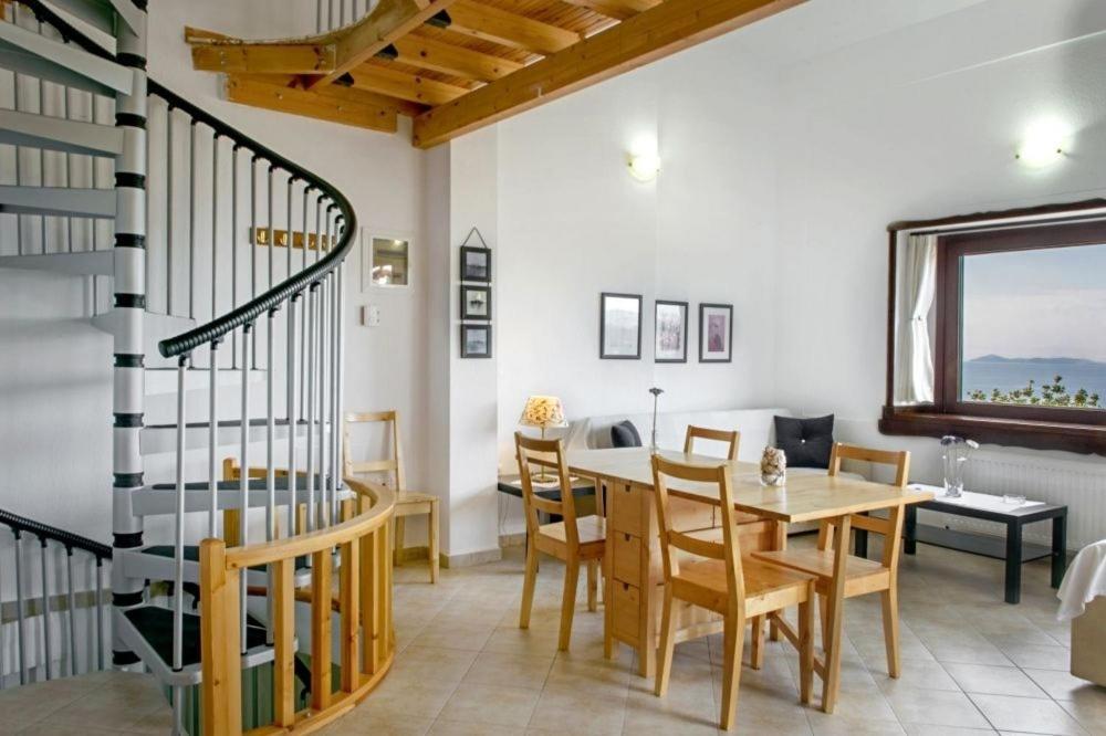 לריסוס Katevi Luxury Seafront Villa מראה חיצוני תמונה