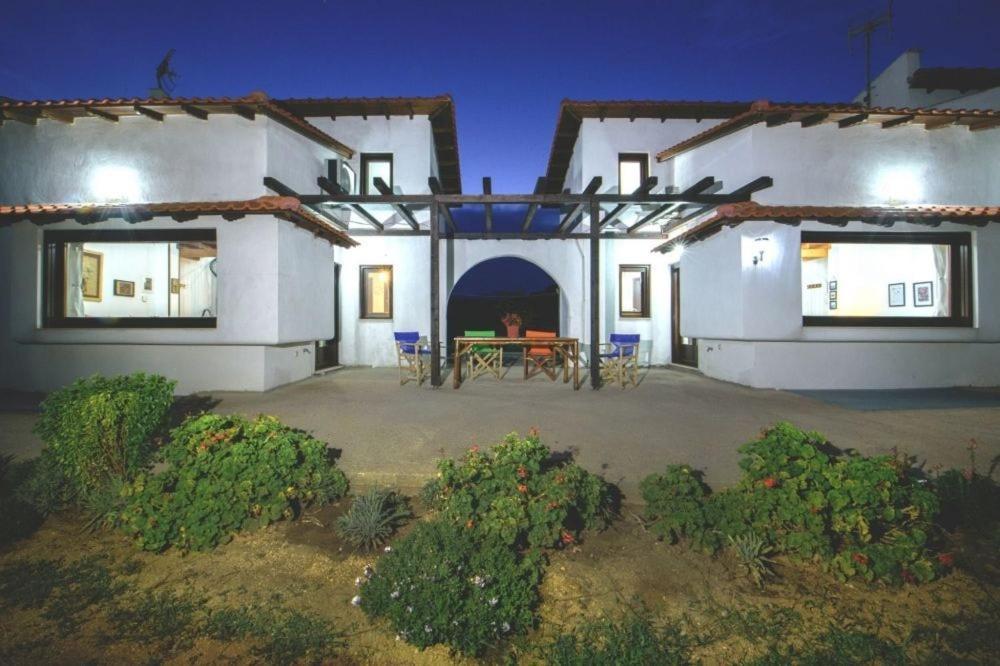 לריסוס Katevi Luxury Seafront Villa מראה חיצוני תמונה