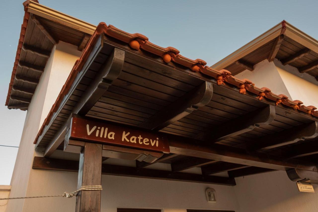 לריסוס Katevi Luxury Seafront Villa מראה חיצוני תמונה